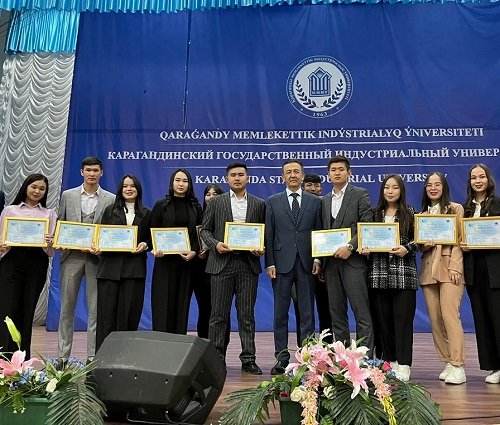 В ПРЕДДВЕРИЕ ДНЯ РЕСПУБЛИКИ СОСТОЯЛОСЬ ТОРЖЕСТВЕННОЕ СОБРАНИЕ